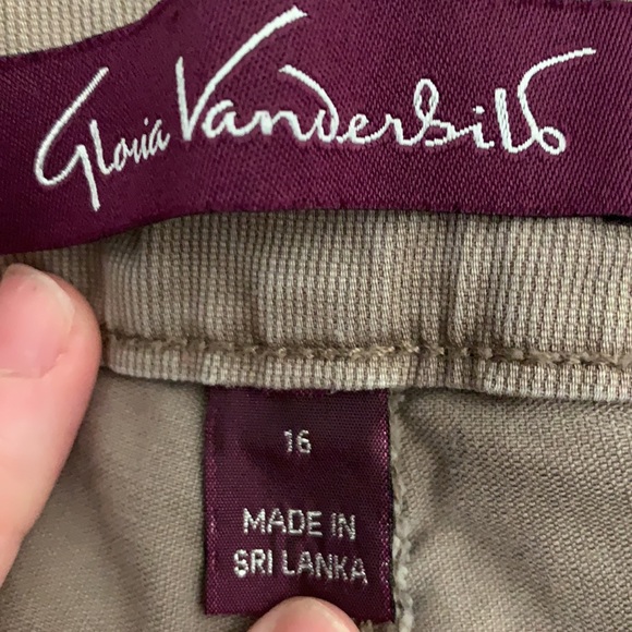 Gloria Vanderbilt Capris - Picture 4 of 4